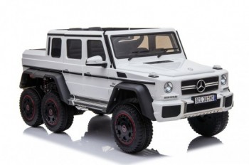 Детский шестиколесный электромобиль RiverToys Mercedes-Benz G63 AMG 4WD P777PP (белый, красный)