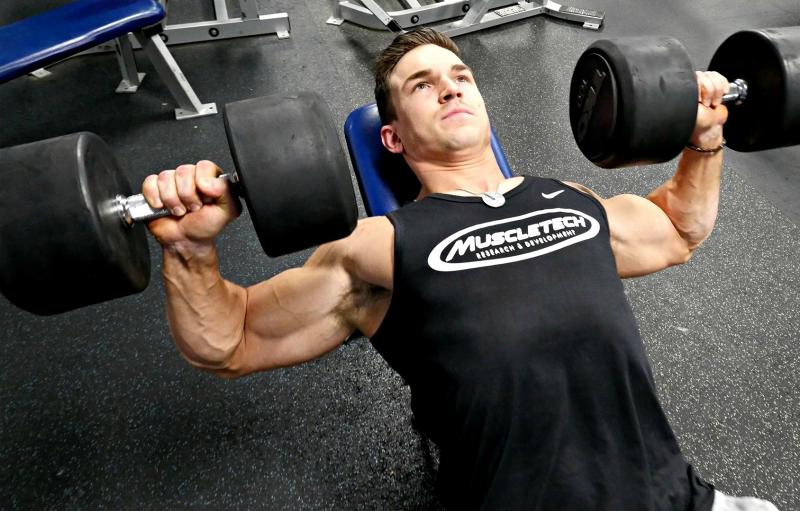 Как правильно накачать мышцы груди