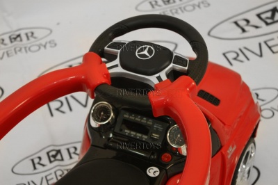 Толокар RiverToys Mercedes-Benz GL63 A888AA-H red