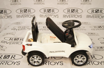 Толокар RiverToys FORD RANGER DK-P01 White