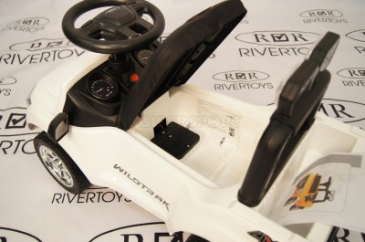 Толокар RiverToys FORD RANGER DK-P01 White