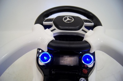 Толокар RiverToys Mercedes-Benz GL63 A888AA-M White