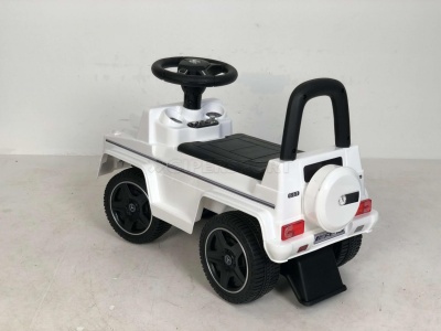 Толокар RiverToys Mercedes-Benz G63 JQ663 white